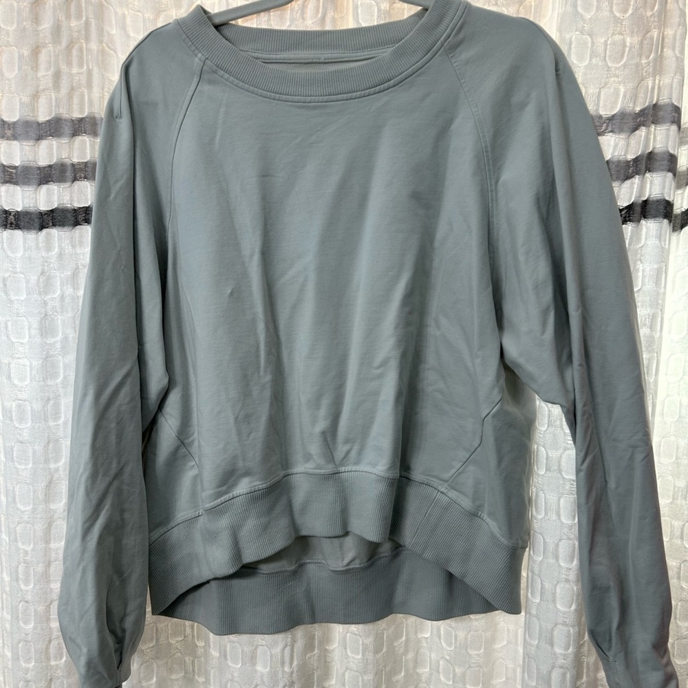 Lululemon crop crew